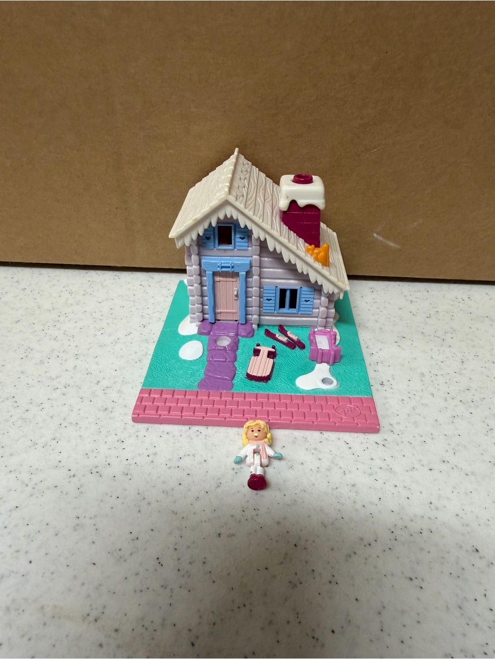 Vintage Polly Pocket 1993 Ski Lodge Compact with One Figure Incomplete Bluebird